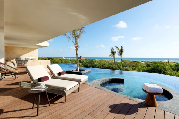 600x400 TRS-Coral-Hotel-Signature-Suite-Swim-up-Beachfront-Panoramic-Ocean-View